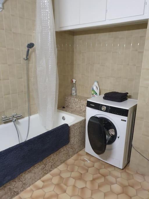 Appartement F3 Meuble Et Equipe Saint-Cyprien  Exterior photo
